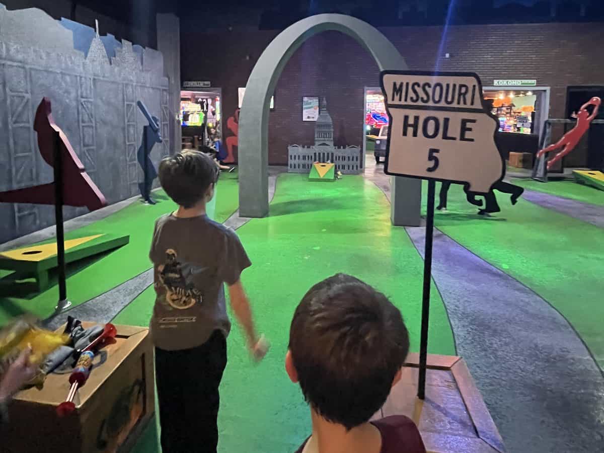 Cornhole at Kokomo Joe's